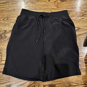 Men’s lululemon shorts medium 9 inch inseam